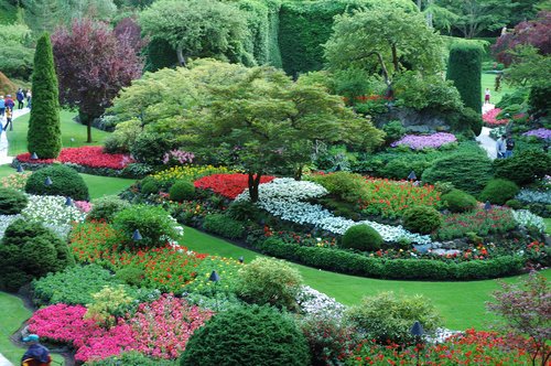 http://www.planetware.com/i/photo/butchart-gardens-victoria-cdn1115.jpg