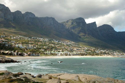Camp's Bay with mountain behind.