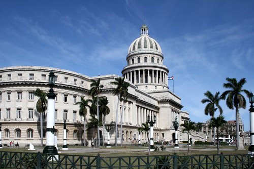 http://www.planetware.com/i/photo/capitol-building-havana-cub065.jpg