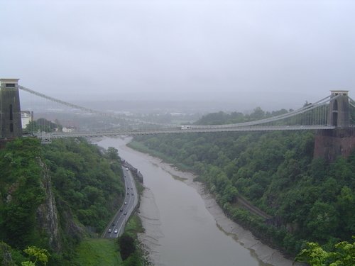 http://www.planetware.com/i/photo/clifton-suspension-bridge-bristol-gben442.jpg