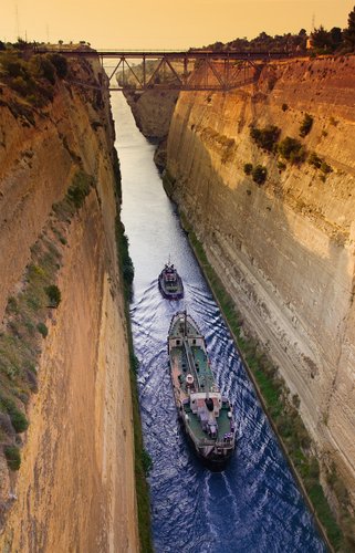 http://www.planetware.com/i/photo/corinth-canal-corinth-gr5457.jpg