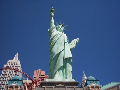statue of liberty las vegas vs new york. Statue of Liberty on the Las