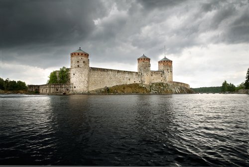 http://www.planetware.com/i/photo/olavinlinna-castle-olofsborg-castle-savonlinna-sf169.jpg http://www.planetware.com/i/photo/olavinlinna-castle-olofsborg-castle-savonlinna-sf169.jpg