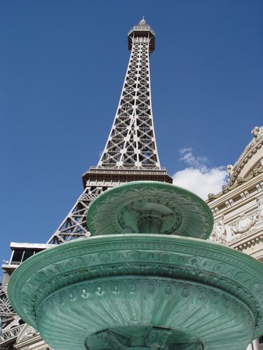 http://www.planetware.com/i/photo/paris-hotel-las-vegas-nvlv233.jpg