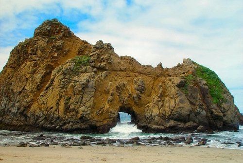 http://www.planetware.com/i/photo/pfeiffer-big-sur-state-park-big-sur-ca110.jpg