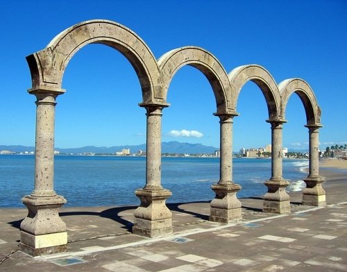 http://www.planetware.com/i/photo/puerto-vallarta-mex003.jpg