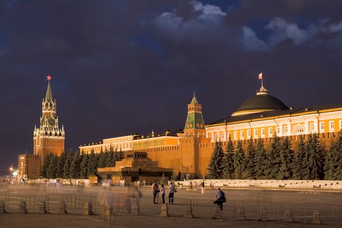 http://www.planetware.com/i/photo/red-square-in-moscow-at-night-r236.jpg