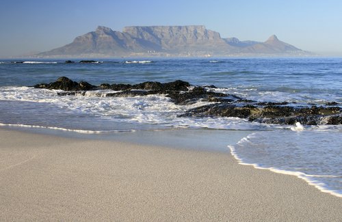 Distant view to Table Mountain.