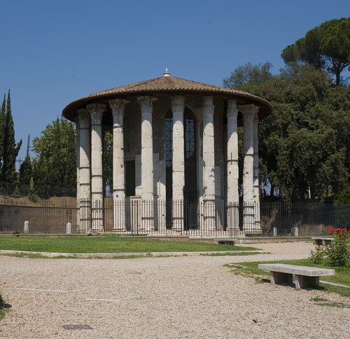 Templo of Vesta or Rotondo from reign of Augustus in Rome.