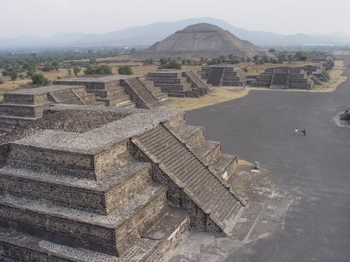 Teotihuacan ruins photo
