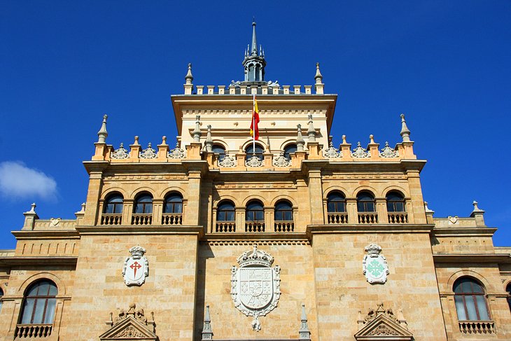 Academia de Caballeria facing Plaza Zorrilla