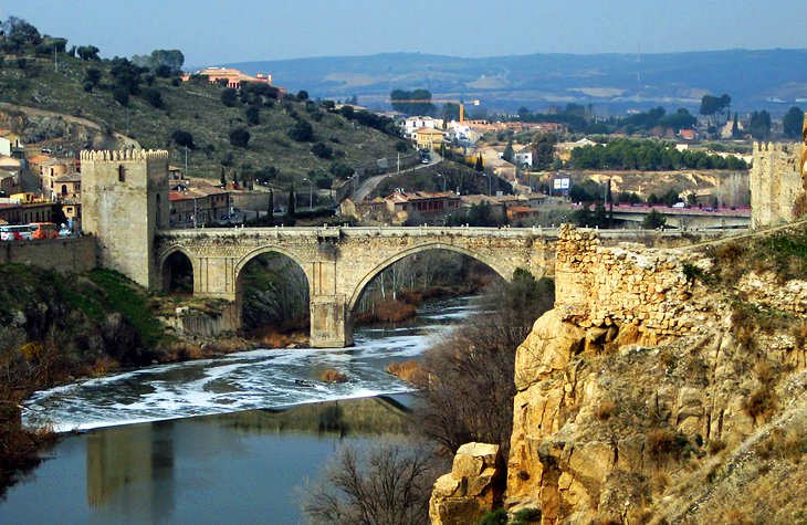 Puente de Alcántara: 13th-Century Moorish Bridge