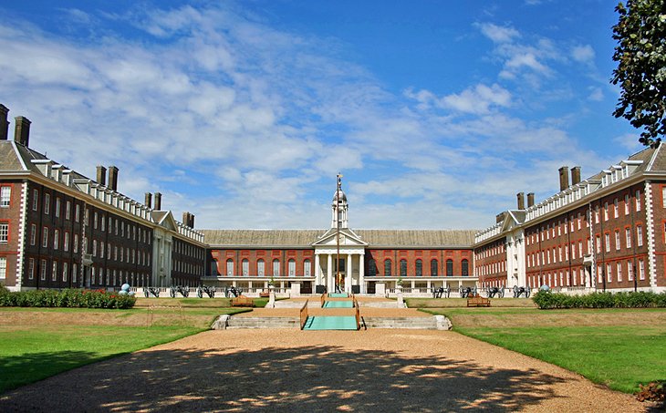 The Royal Hospital and the Chelsea Pensioners