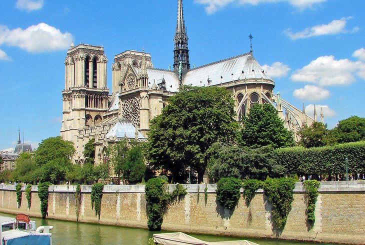 Dining by the Seine River