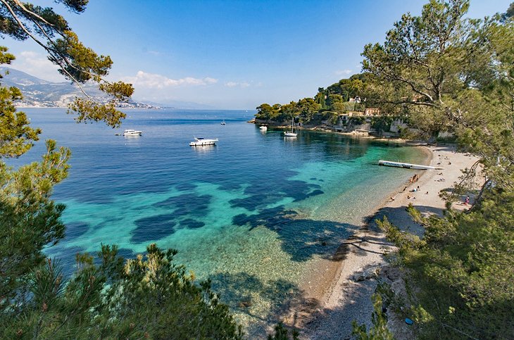 Plage de la Paloma در شبه جزیره سن ژان کاپرفرا