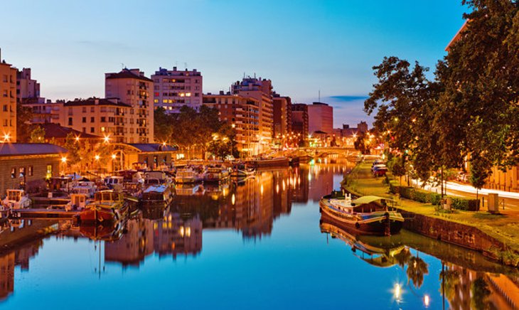 Vé máy bay đi  Toulouse