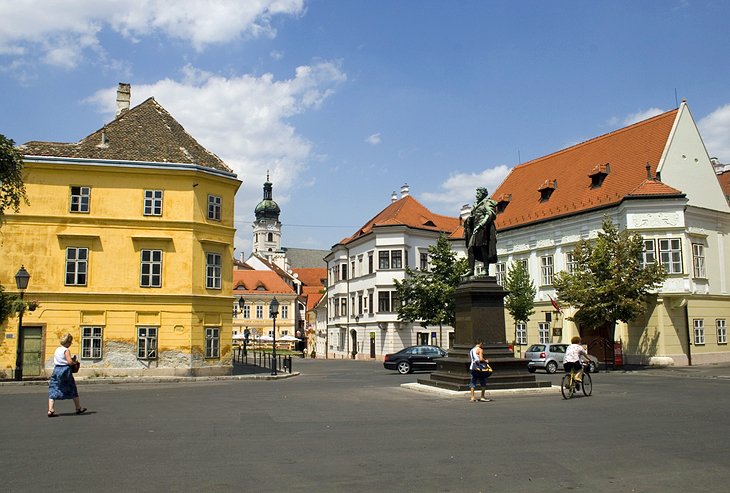 Gyor's Vienna Gate Square