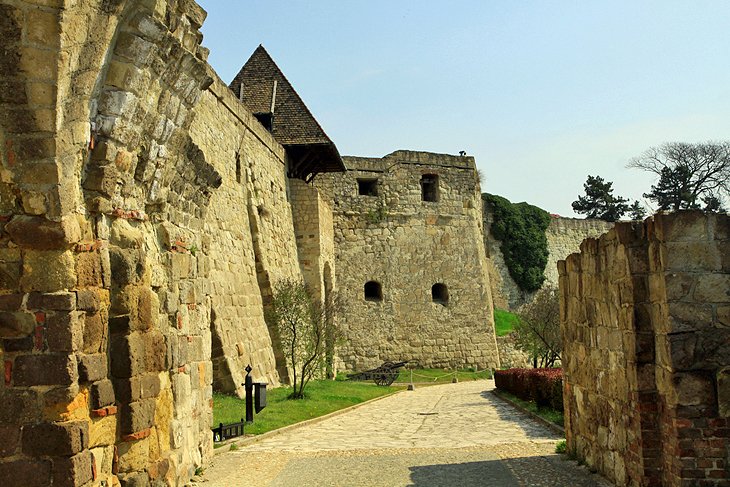 قلعه اهر