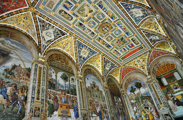 Piccolómini Library Frescoes