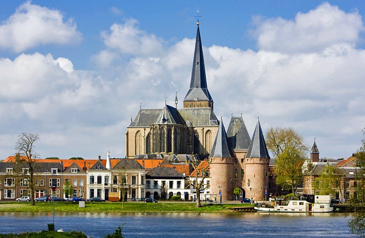 Kampen's Many Towers