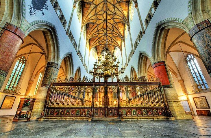 The St. Bavo Church: Grote Kerk (St.-Bavokerk) 