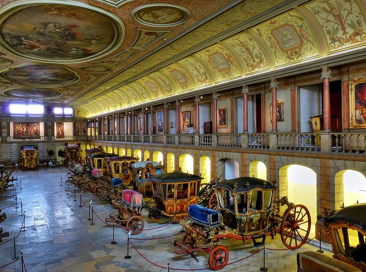 Museu Nacional dos Coches (Coach Museum)