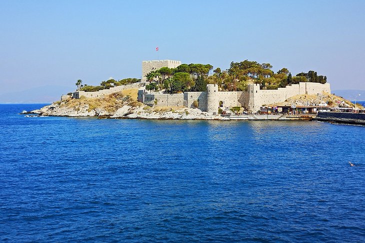 جزیره کبوتر (Güvercin Ada)