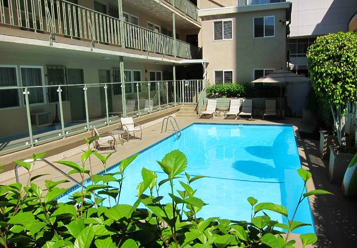 Hollywood Orchid Suites