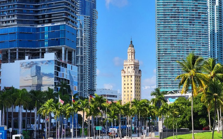 http://www.planetware.com/photos-large/USFL/florida-miami-freedom-tower.jpg
