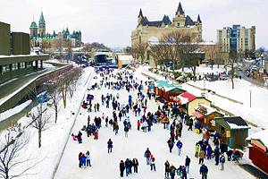 Exploring the Historic Rideau Canal in Ottawa: 4 Top Things to Do