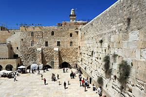 Exploring the Western Wall & Jewish Quarter: A Visitor's Guide