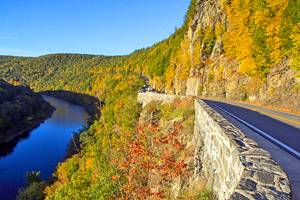 16 Best Drives to See Fall Foliage in New York