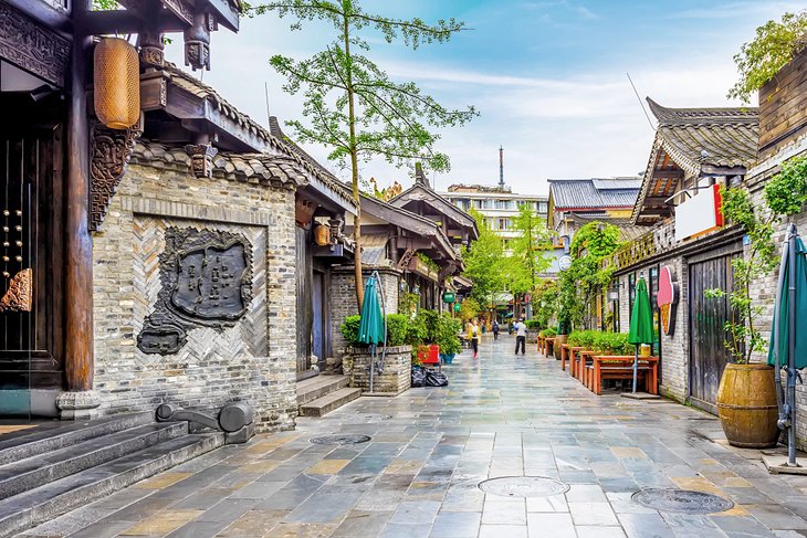 Chengdu's Historic Alleys