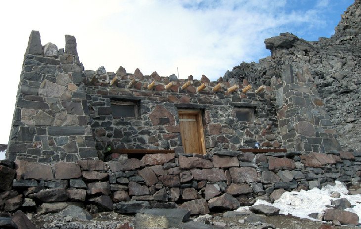 Public Shelter at Camp Muir