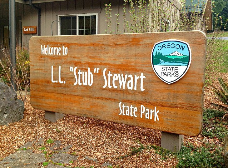 Stub Stewart welcome sign