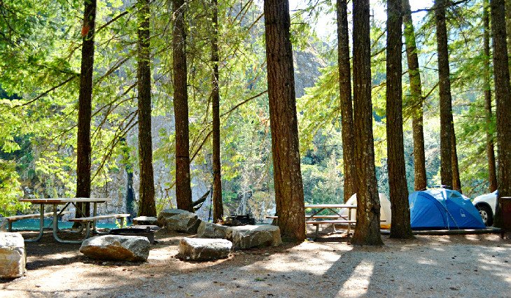 Lakeside camp spots at Gorge Lake