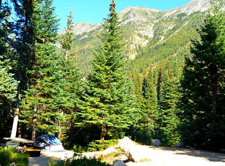 Mountain backdrop at Lone Fir Campground