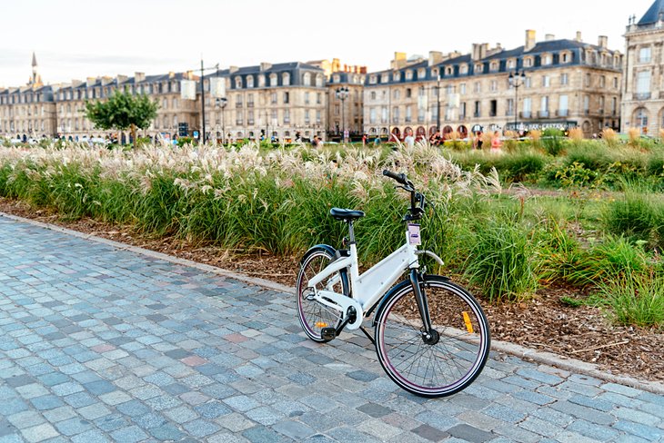 Rental bike in Bordeaux
