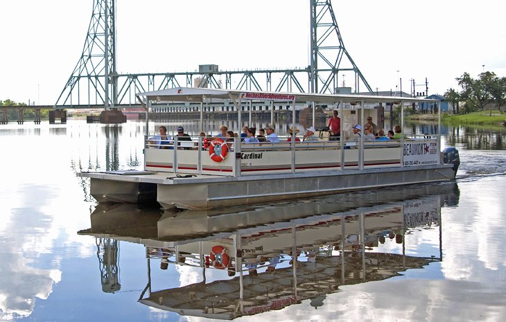 River cruise on the Neches River