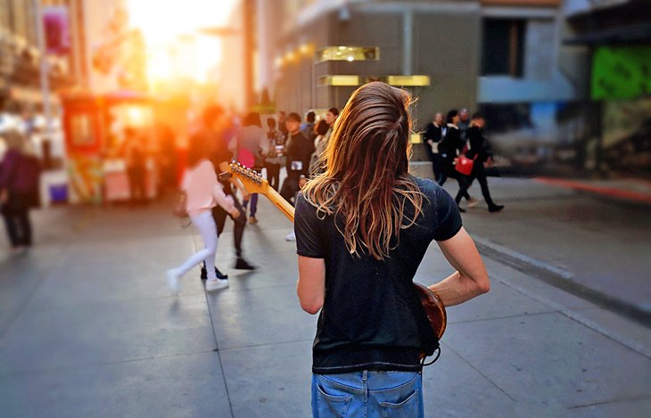 Street performer in Toronto