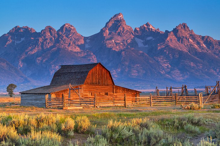 Moulton Barn with the Grand Tetons in the distance