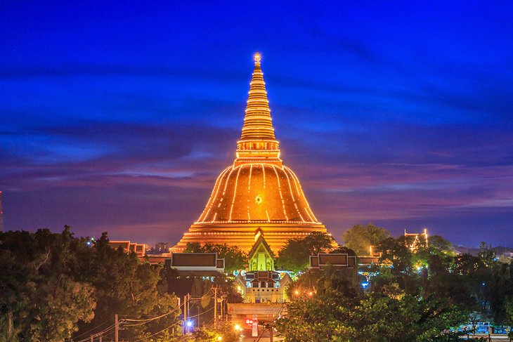 Phra Pathom Chedi lit up for the festival