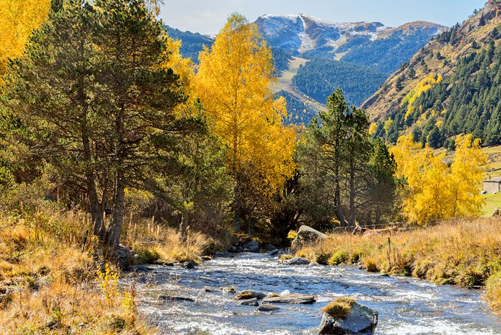 Incles Valley in the fall