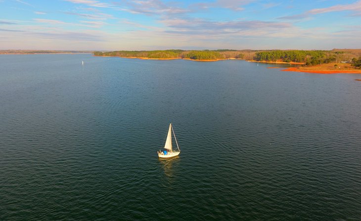 A boat sailing on Lake Hartwell