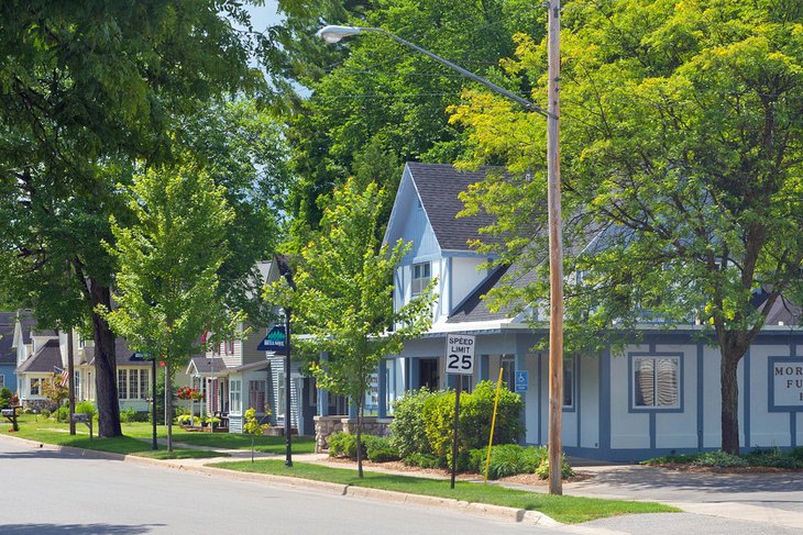 Houses in the village of Bellaire, Michigan