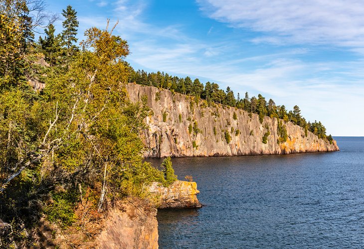 Cliffs along Lake Superior in Tettegouche State Park