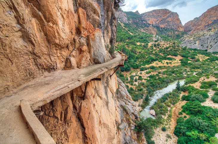 Precarious trail on El Camino del Rey