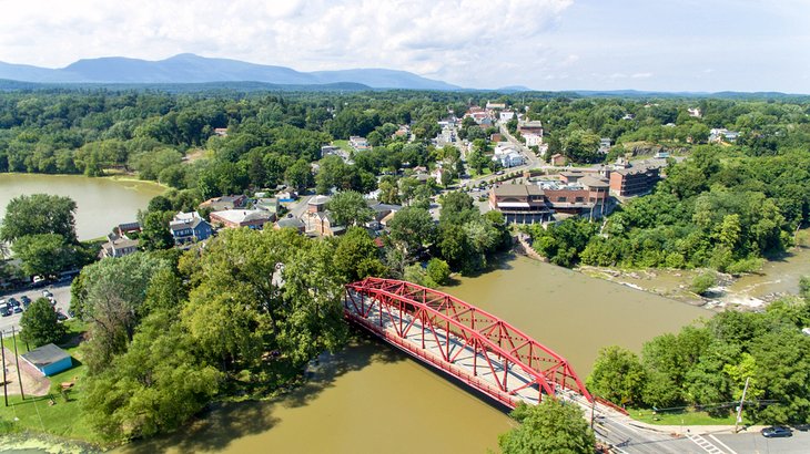Aerial photo of Esopus Creek and the town of Saugerties