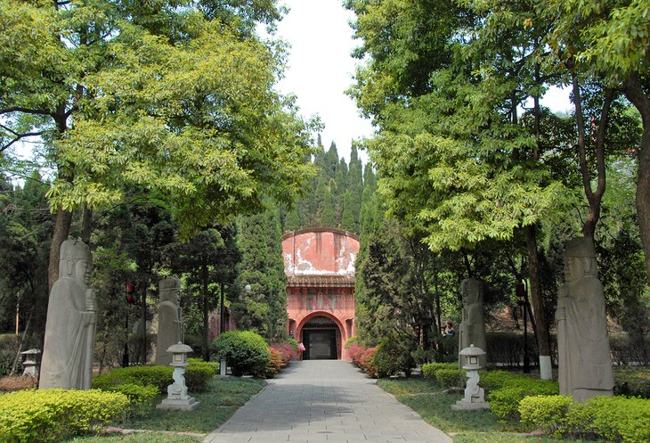 The Yongling Museum and Mausoleum