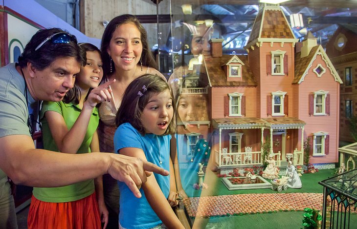 Great American Dollhouse Museum
